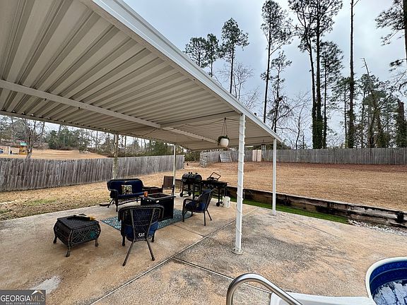 3rd image of 805 Mitchell Dr