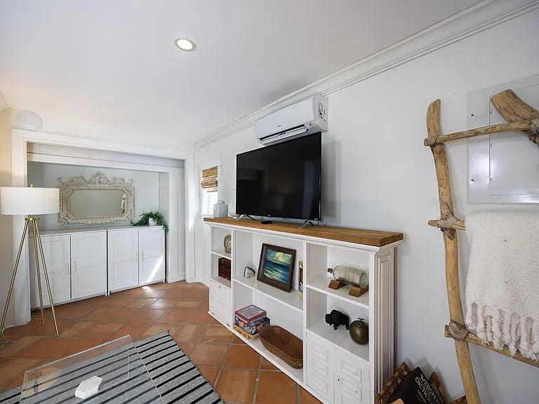 717 Forest Hill Blvd — Photo 34