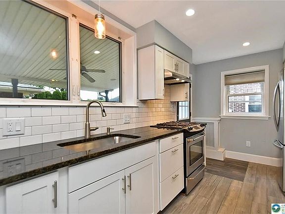 5th image of 1140 N New St