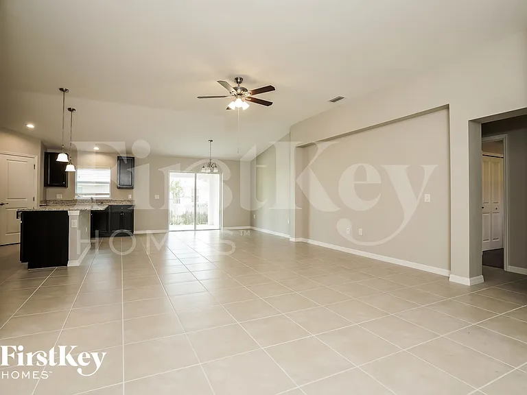 9025 Irving Rd — Photo 2