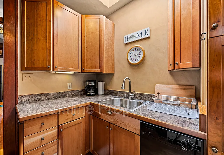 141 W Archer Pl — Photo 9