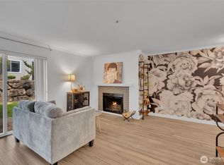 Balaton Condo, Lake Forest Park, WA 98155