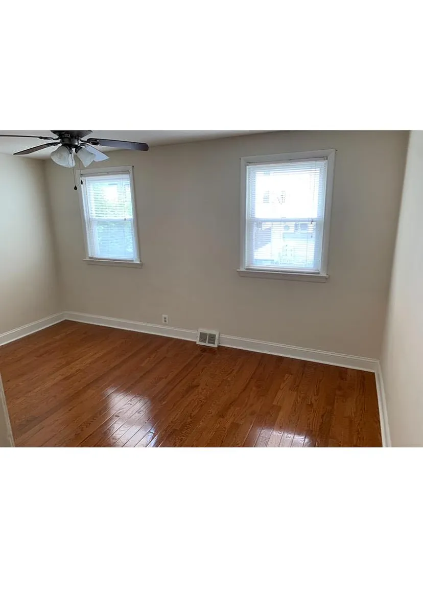 3 bed, 1125 sqft, $2,350 — Photo 4