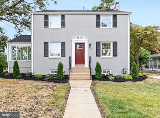 2116 N Harrison St, Arlington, VA 22205