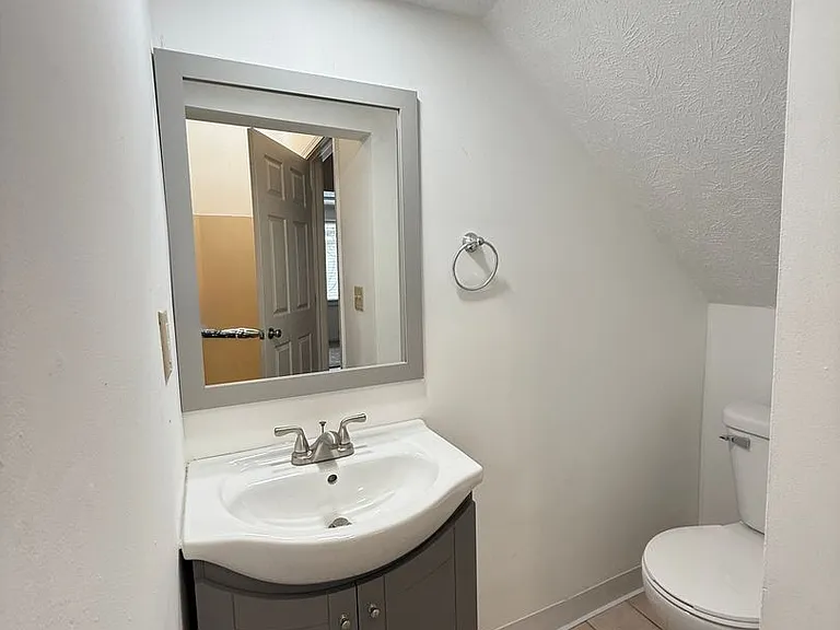 1707 Meharry St — Photo 5
