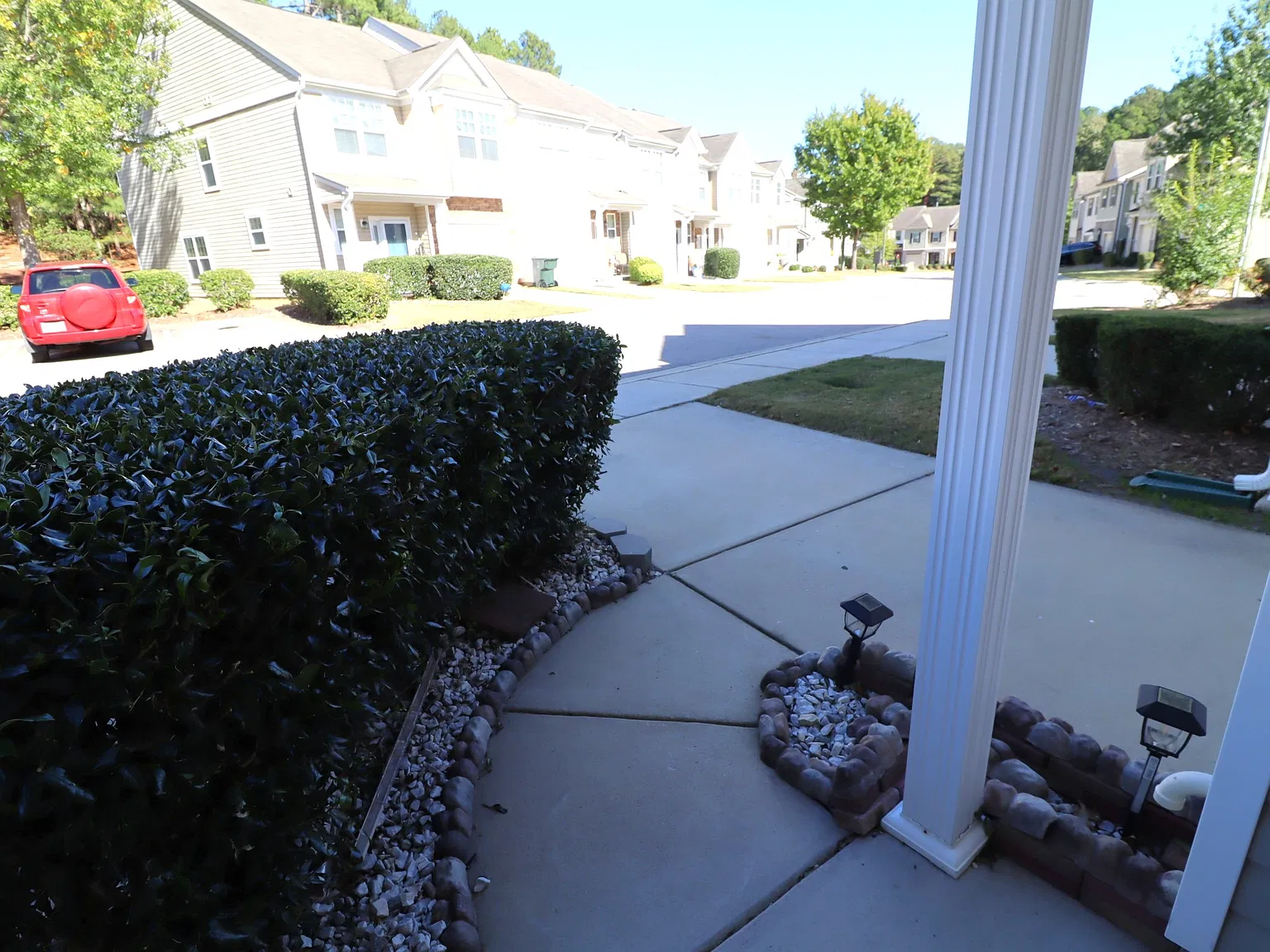 Inviting 3-Bedroom Townhome in Southeast Raleigh — Photo 2