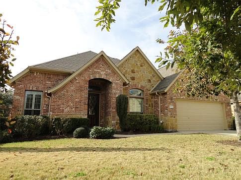 Front elevation, close-up