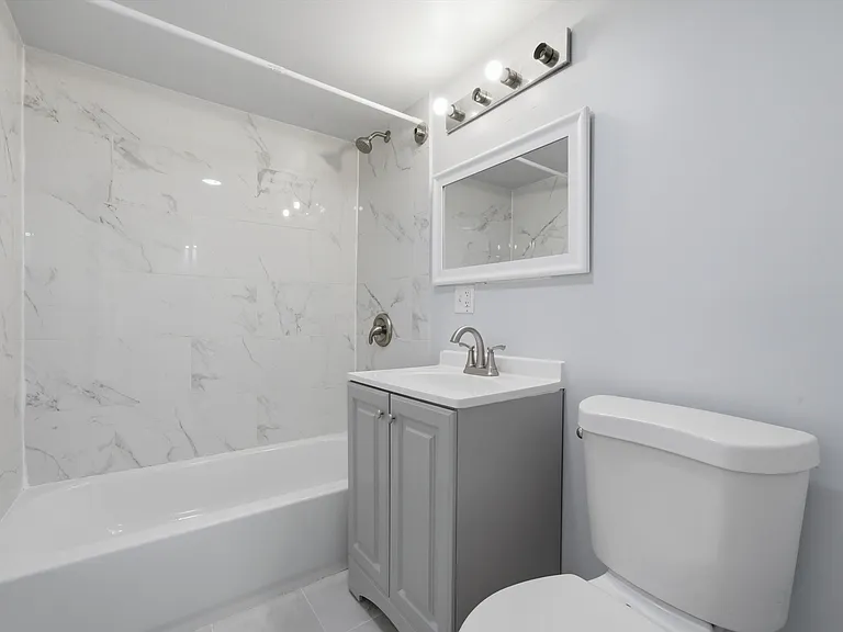 541 N Lawndale Ave #3 — Photo 2