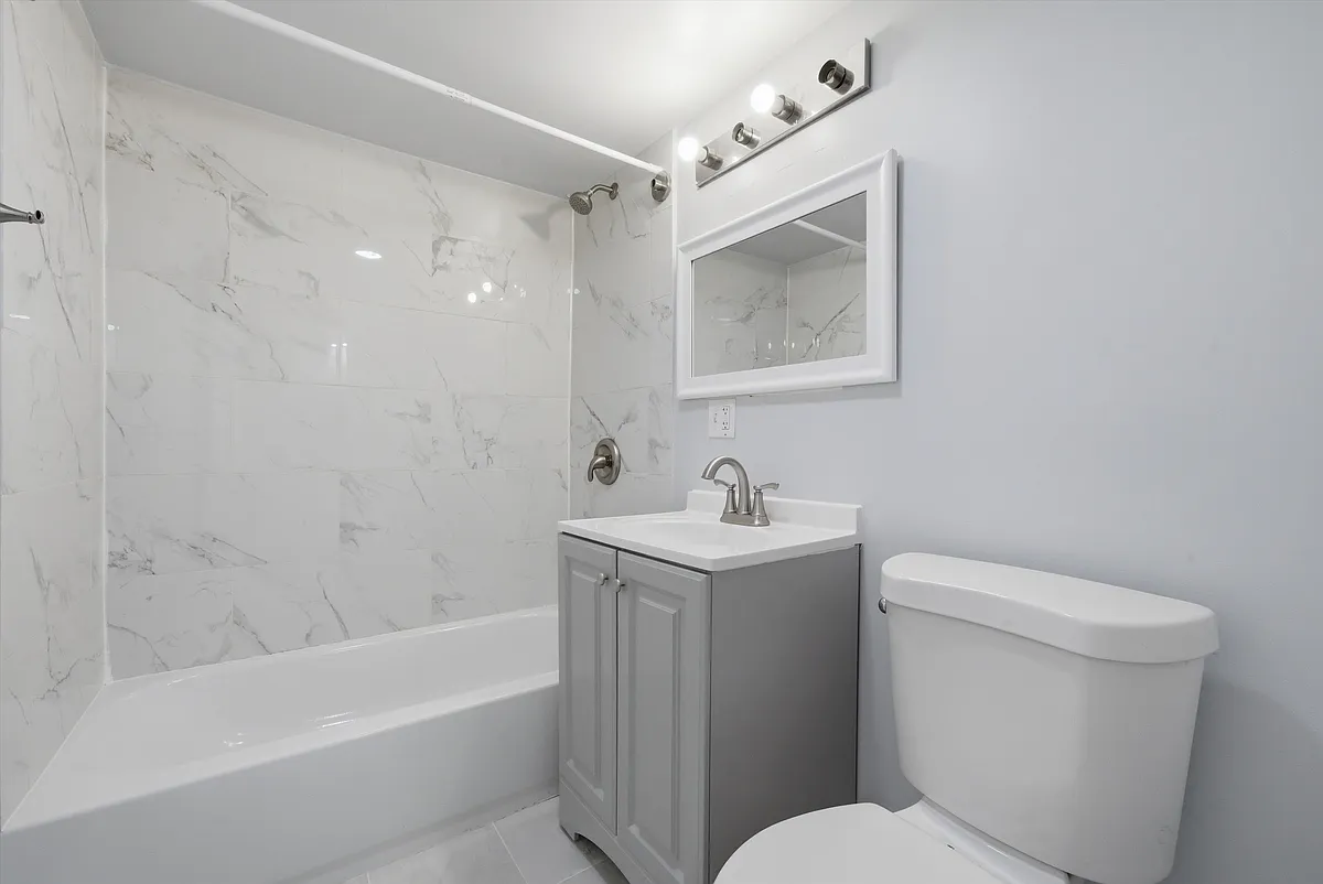 Building Photo - 541 N Lawndale Ave #3
