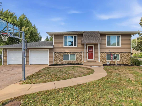 1010 E 6th St, Douglass, KS 67039