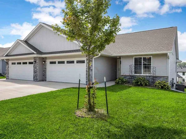 914 Prairie View Dr, West Branch, IA 52358