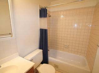 1007 Salisbury Ct, Sterling, VA 20164