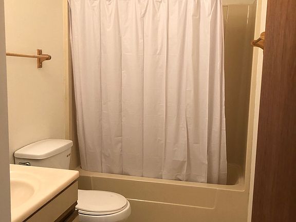 4th image of 103 Oakcrest Cir #158