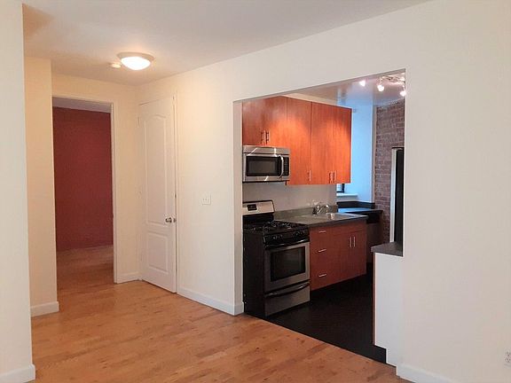 2nd image of 53 E 97th St #B3