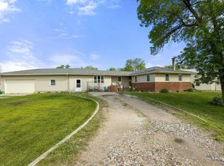 1424 Minden Dr, Columbus, NE 68601