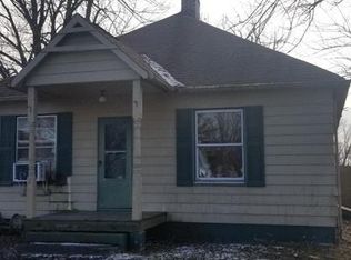 201 W Garrison St, Dorchester, IL 62033