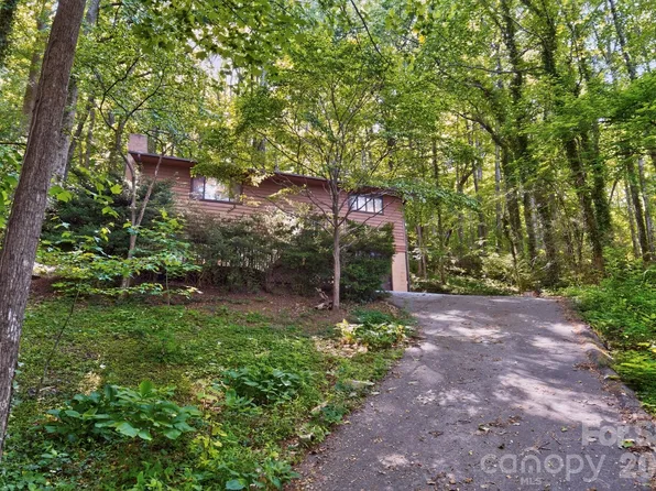8 Shadywood Cir, Asheville, NC 28803