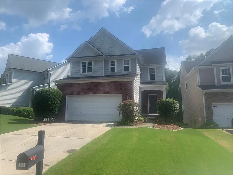 121 Creekwood Trl — Photo 1