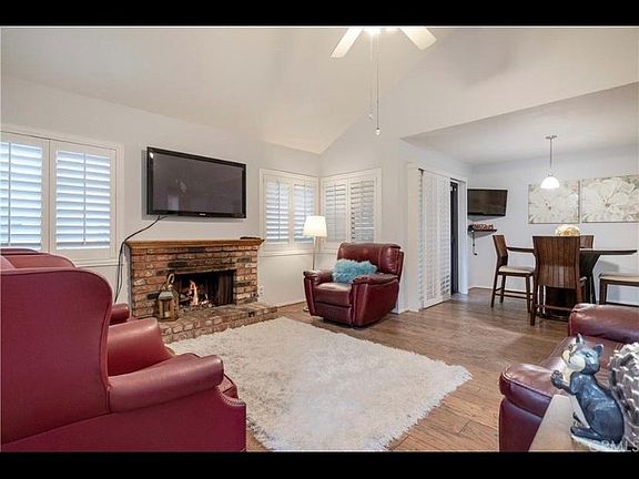 3rd image of 518 Blue Water Ln