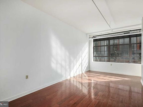 2nd image of 112 N 2nd St APT 3A