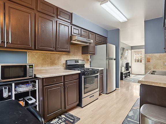 4th image of 4028 Oxford Ct