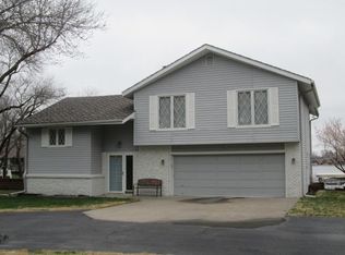 136 Ginger Cove Rd, Valley, NE 68064