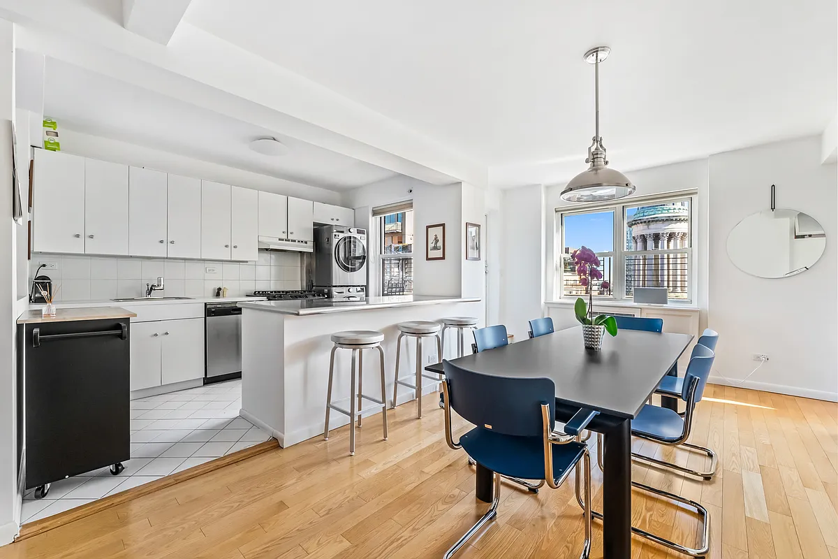136 East 76th St Unit 14C  