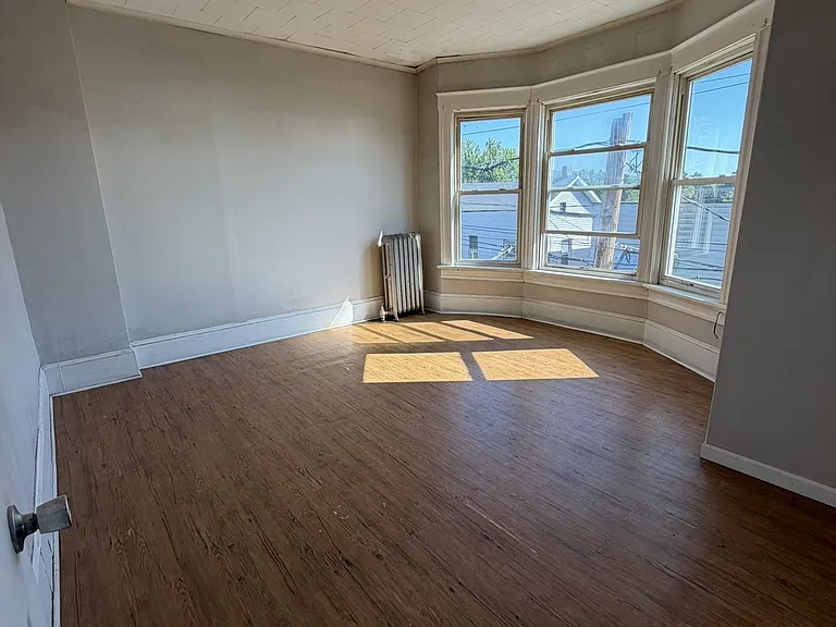 568 Main St #6 — Photo 4