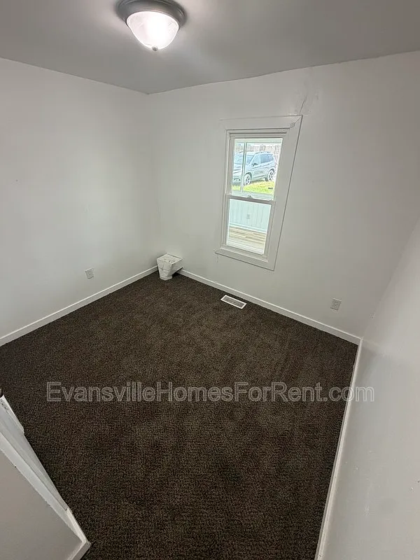 4 bed, 1.0 bath, $1,250 — Photo 3