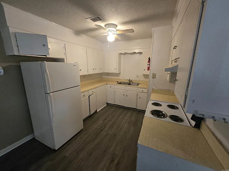 9108 Tanya Dr #B — Photo 5