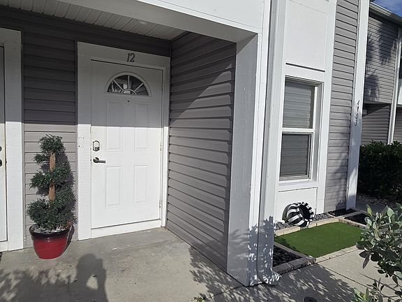 3rd image of 4703 SW Santa Barbara Pl APT 12