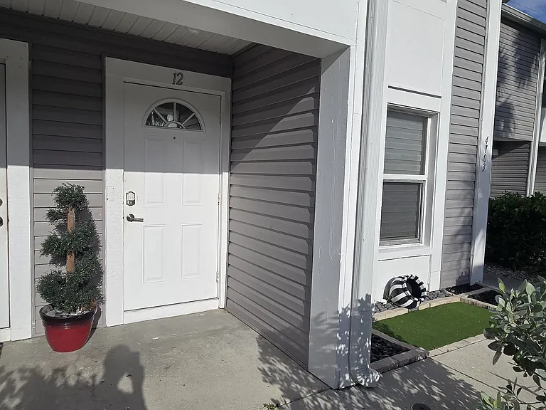 4703 SW Santa Barbara Pl #12 — Photo 3