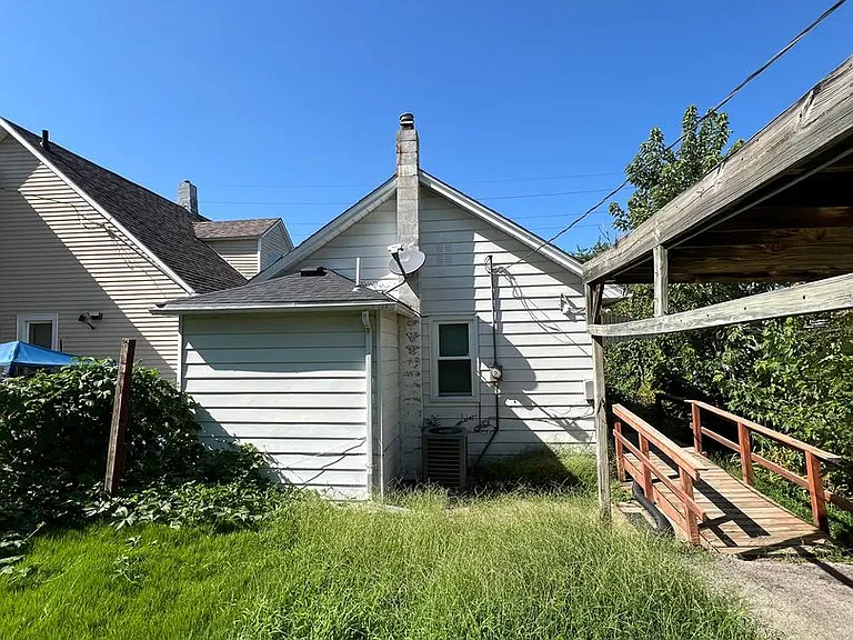 405 William St — Photo 10