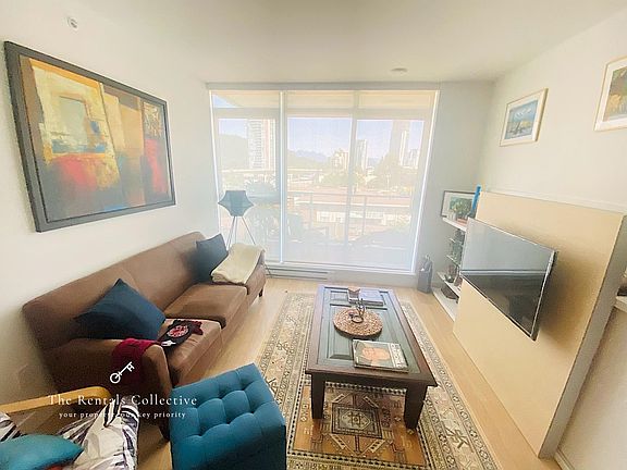 3rd image of 657 Whiting Way #501