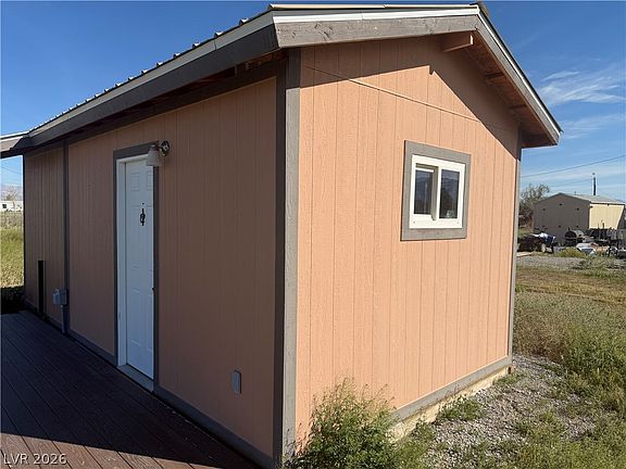 4th image of 521 S Woodchips Rd