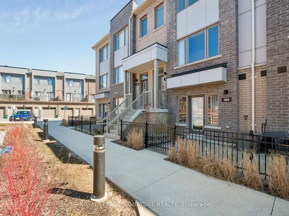1525 Kingston Rd #203, Pickering, ON L1V 0E9