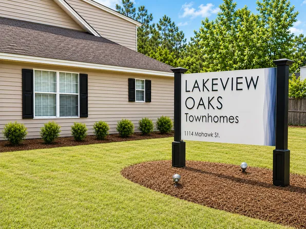Lakeview Oaks Townhomes