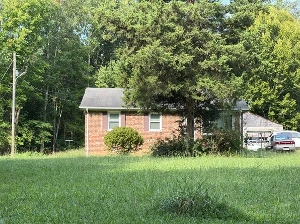 23 Robertson Town Rd, Bumpass, VA 23024