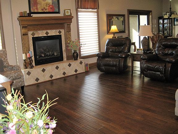5th image of 3721 Hawthorne Woods Cir