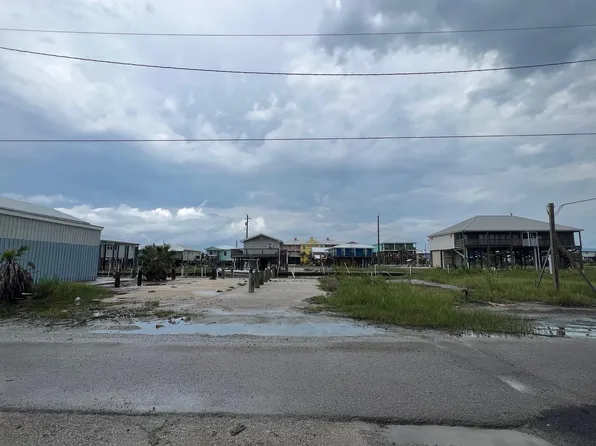 126 Verley Ln, Grand Isle, LA 70358