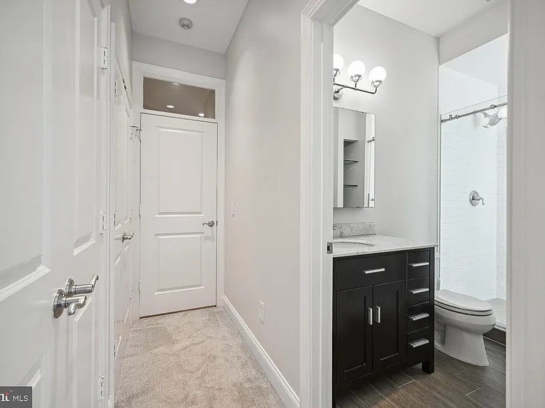 1832 Swann St NW #B — Photo 15