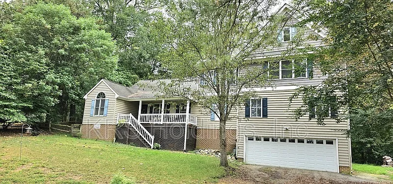 4 bed, 3.5 bath, 4006 sqft, $2,995 — Photo 2