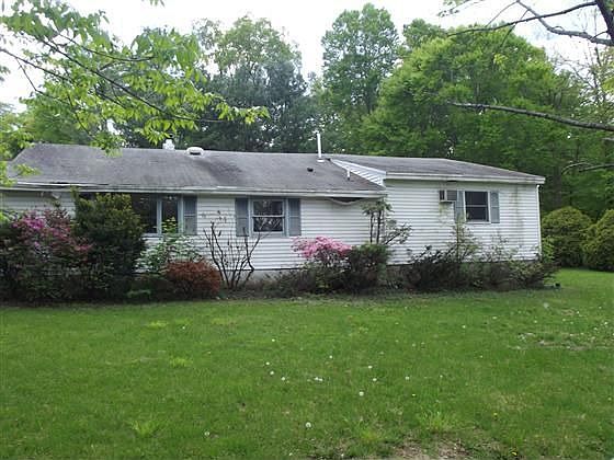 2nd image of 21 Larsen Ln