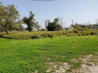 706 N Moline St, Rockport, TX 78382