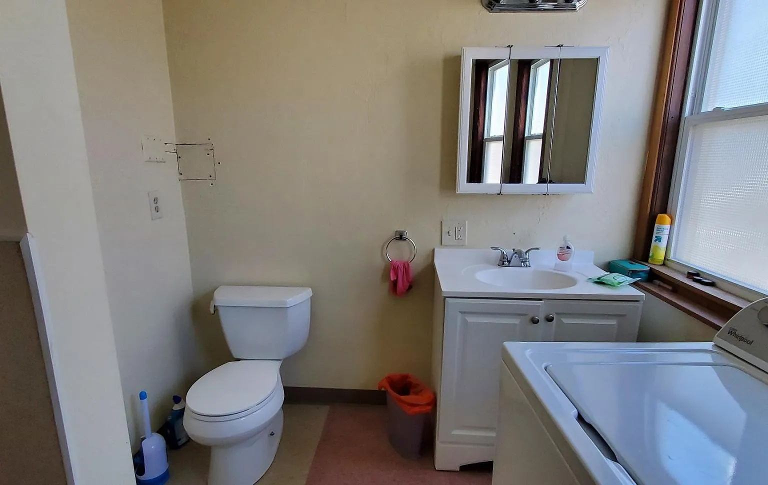 4 bed, 1.5 bath, 1200 sqft, $3,000 — Photo 4