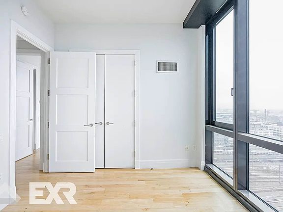 3rd image of 4441 Purves St APT 1502