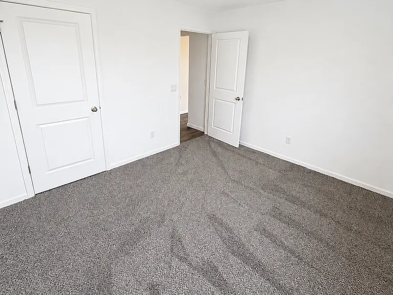 630 Aviation Dr — Photo 6