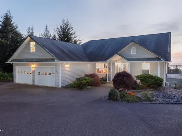 340 NE Waldport Heights Dr, Waldport, OR 97394