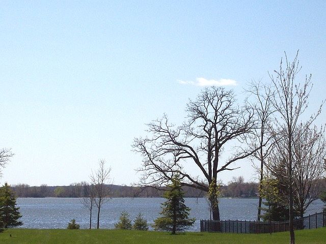 2nd image of 1122 Meadow Lake Ct