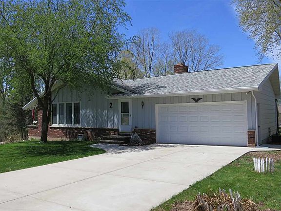 2nd image of 1851 Aspen Ln